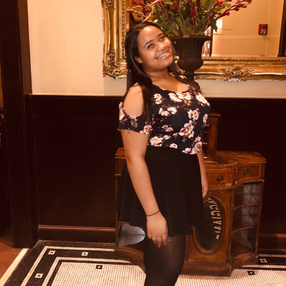 Meet your Posher, Al’Lexia 🤗